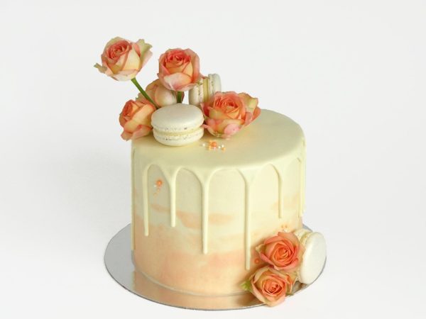 Floral drip cake